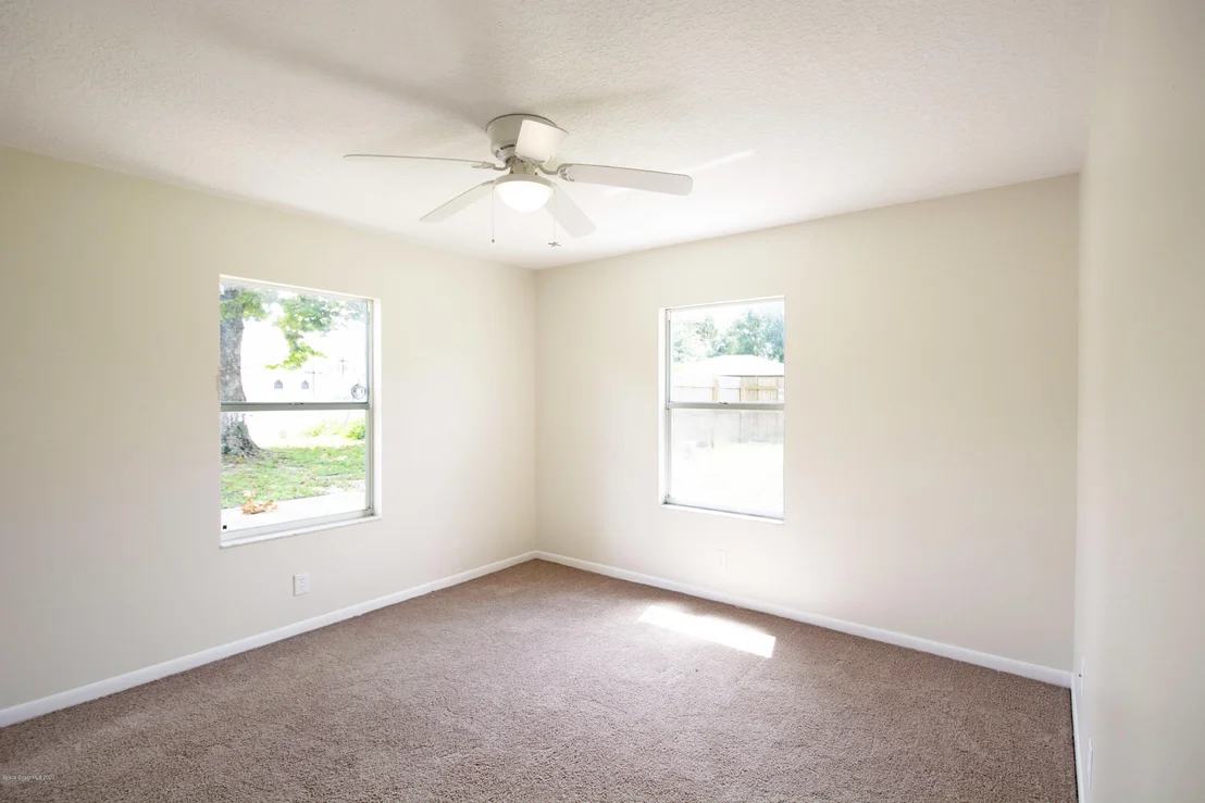 Photo of 401 Paul Washington Place