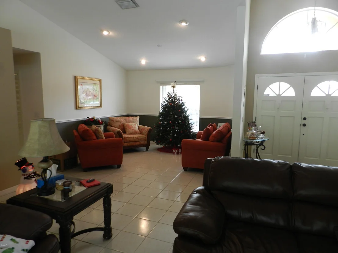Photo of 482 Veracruz Boulevard