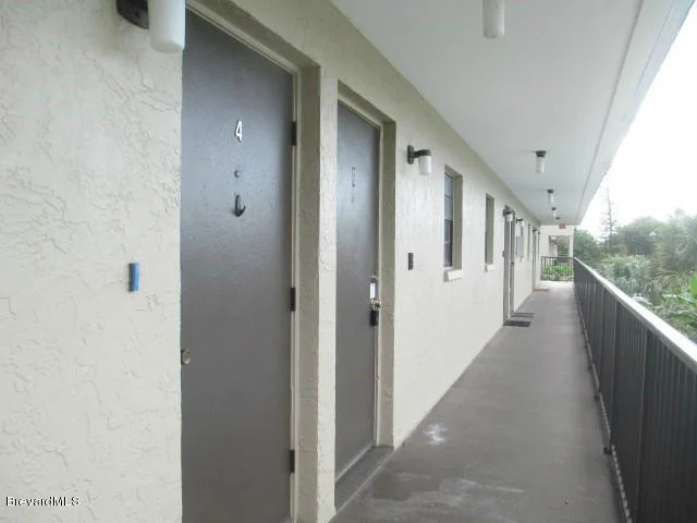 Photo of Unit 5 at 1020 Pinetree Drive