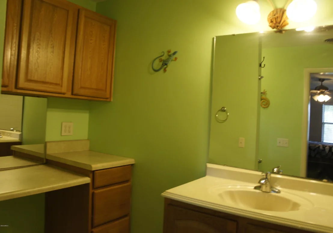 Photo of 566 Hillside Court