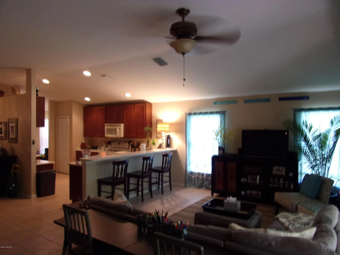 Photo of 884 Tavernier Circle NE