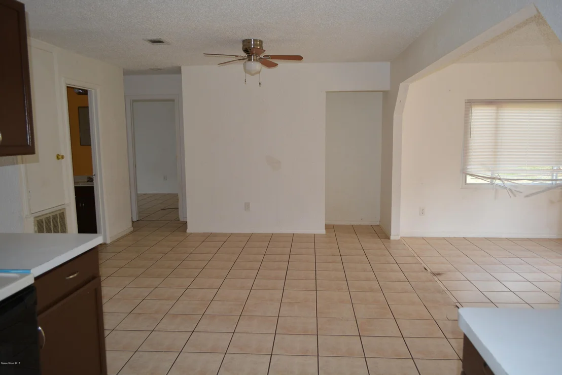 Photo of 1643 Fairfield Circle NE