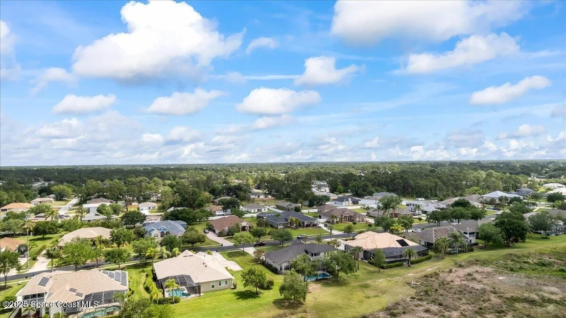 Photo of 2100 Windbrook Drive SE