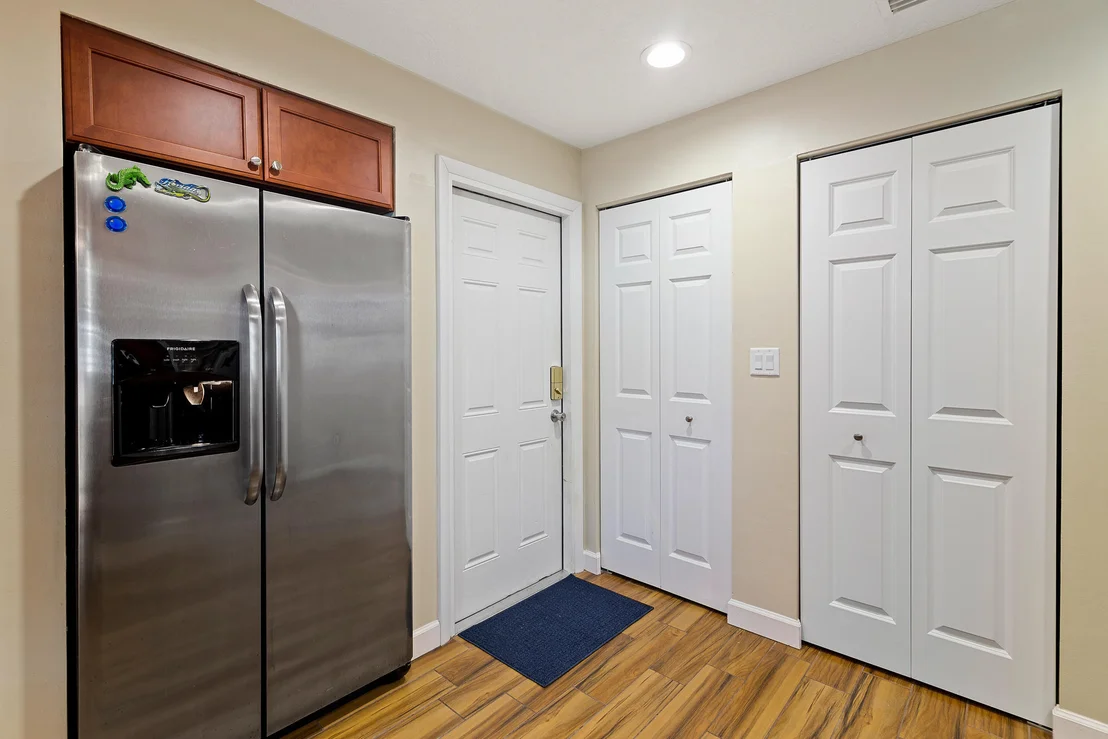 Photo of 871 Kings Post Road