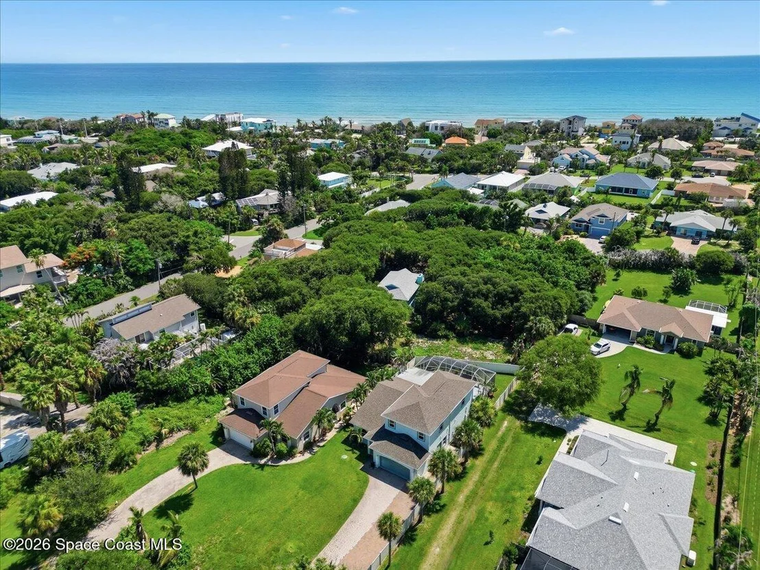 Photo of 195 River Drive