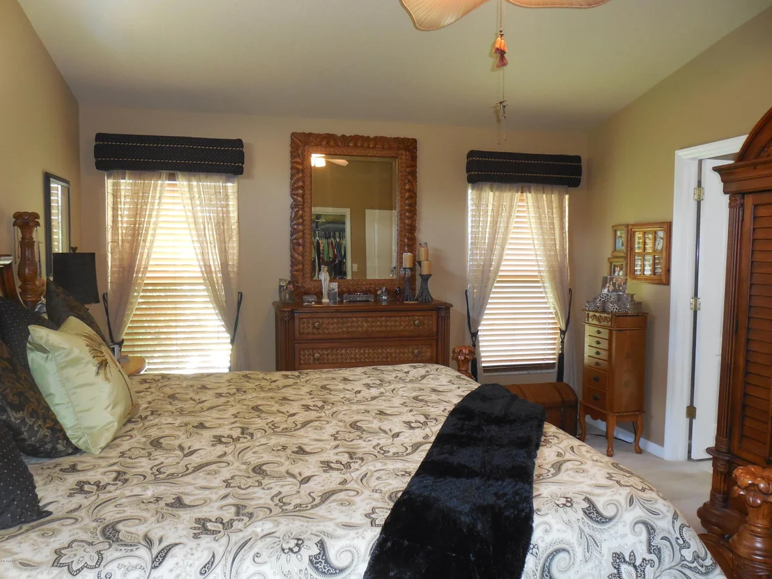 Photo of 2104 NE Spring Creek Circle