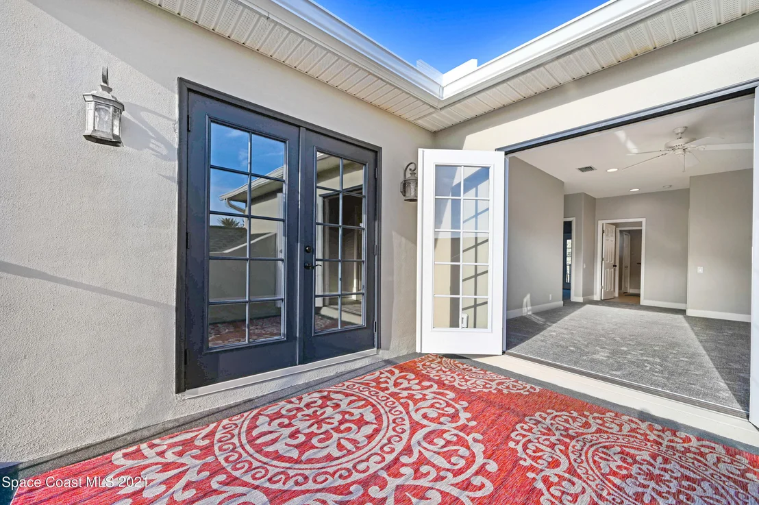 Photo of 882 Oak Park Drive