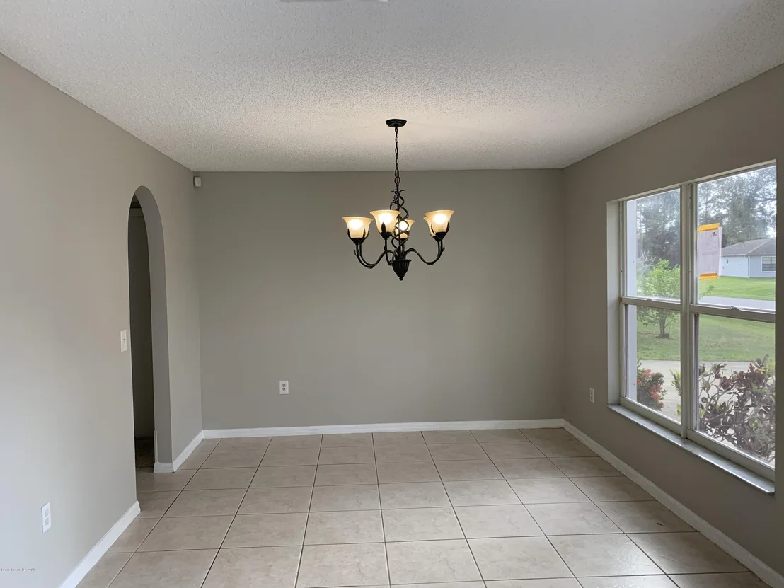 Photo of 575 Balcom SE