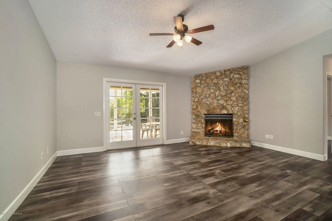 Photo of 409 Surrey Run