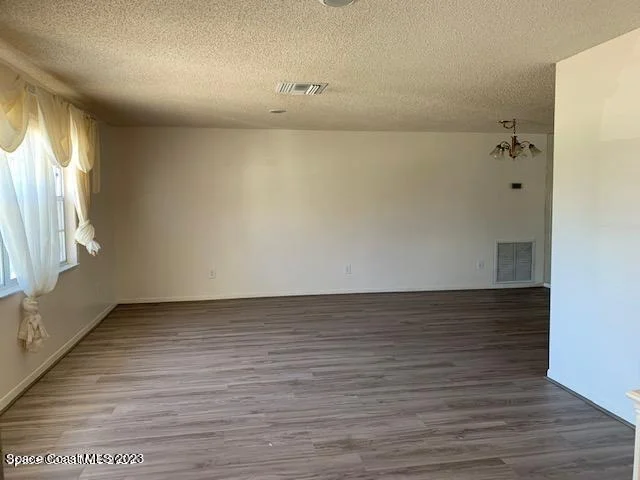 Photo of 1392 Gleneagles Way