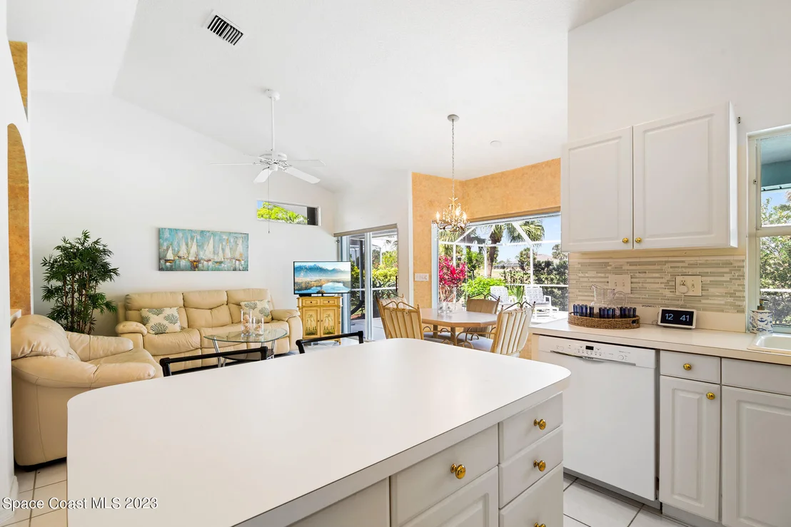 Photo of 2398 Golf Vista Boulevard