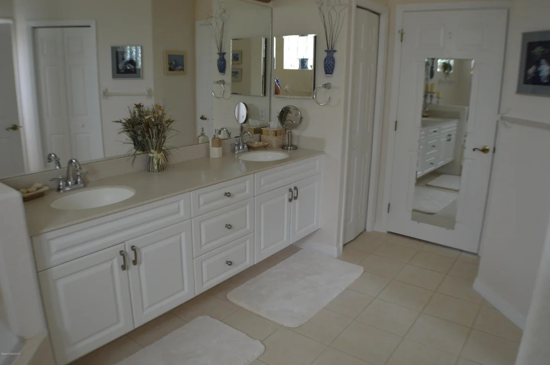 Photo of 2472 Woodfield Circle