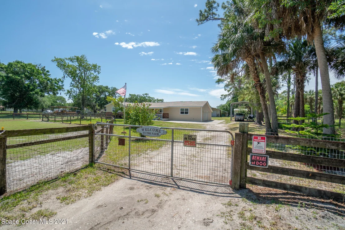 Photo of 3635 Hield Road