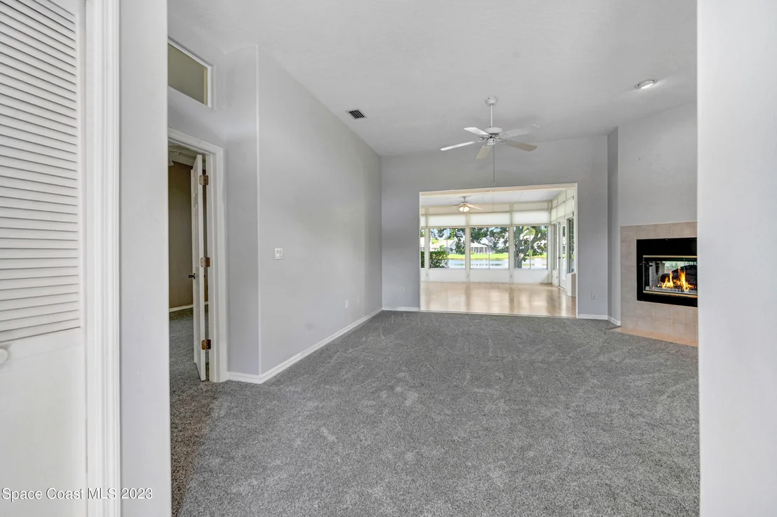 Photo of 954 Somerset Lane