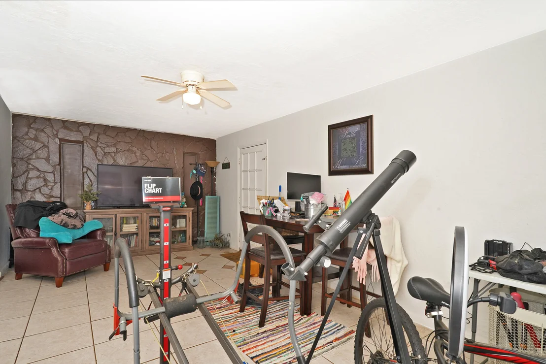 Photo of 1081 Madrid Road