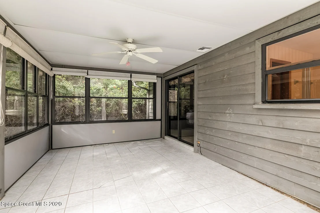 Photo of 2590 Coral Way