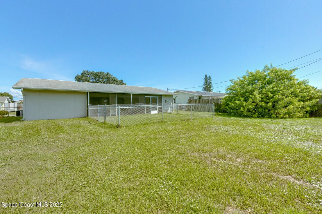 Photo of 3082 Edgewood Drive NE