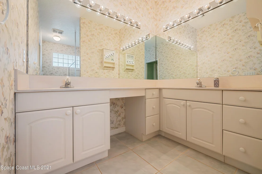 Photo of 970 Palm Brook Drive