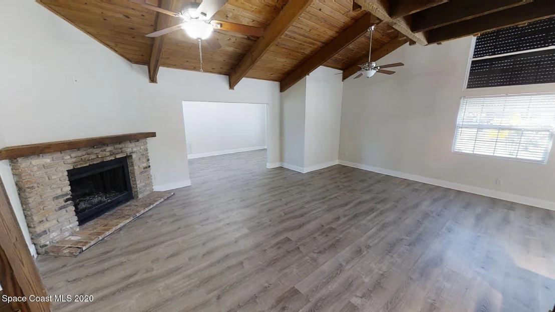 Photo of 2565 Warren Street
