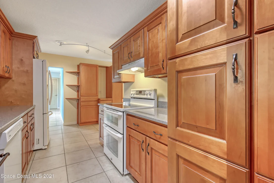 Photo of 652 Augusta Circle NE