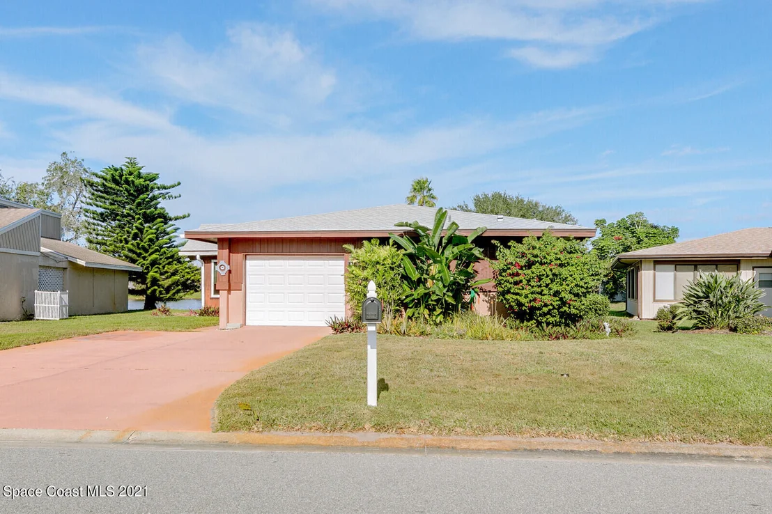 Photo of 310 Bayhead Drive