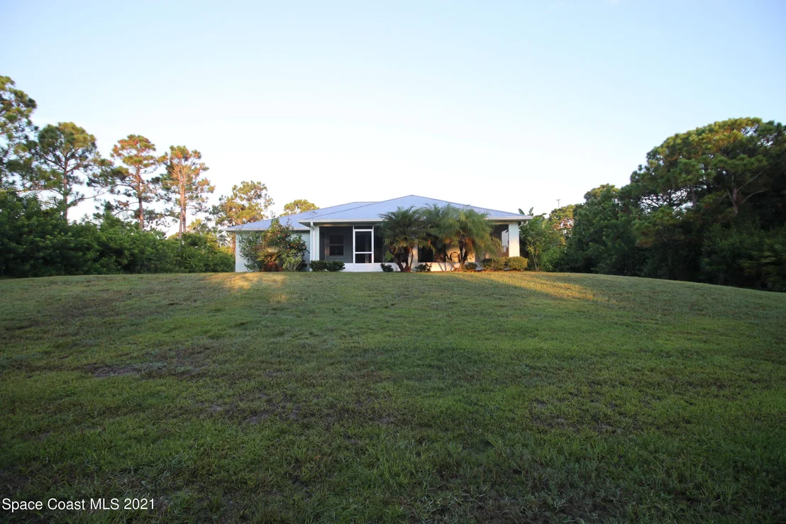 Photo of 5955 Brabrook Ave Avenue