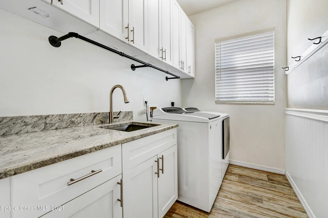 Photo of 5917 Newbury Circle
