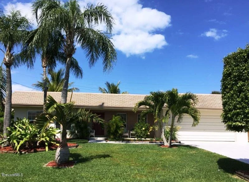 Photo of 370 Bahama Drive
