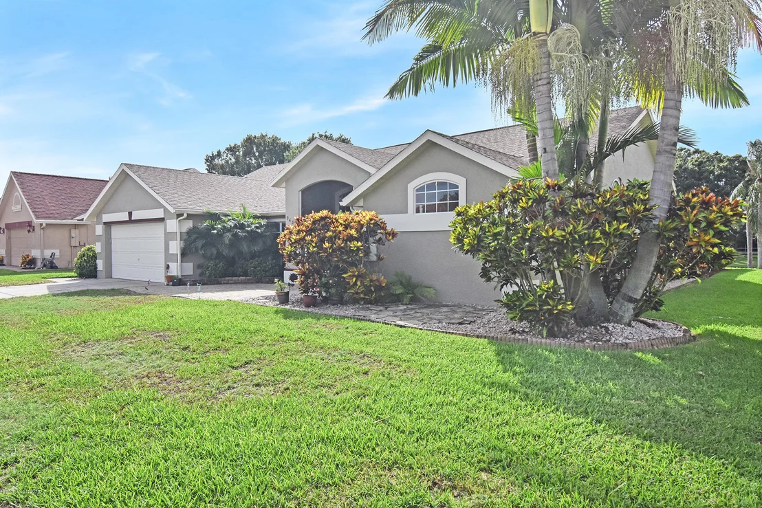 Photo of 943 Pelican Lane