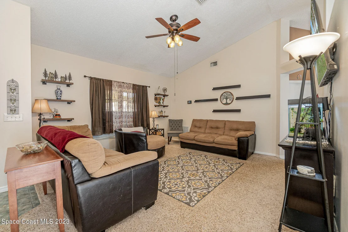 Photo of 672 Sandpiper Circle