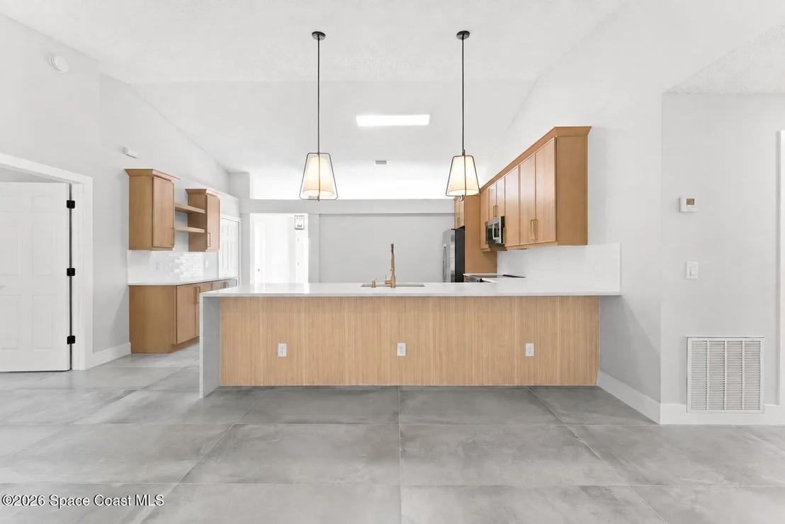 Photo of 1384 Hill Avenue