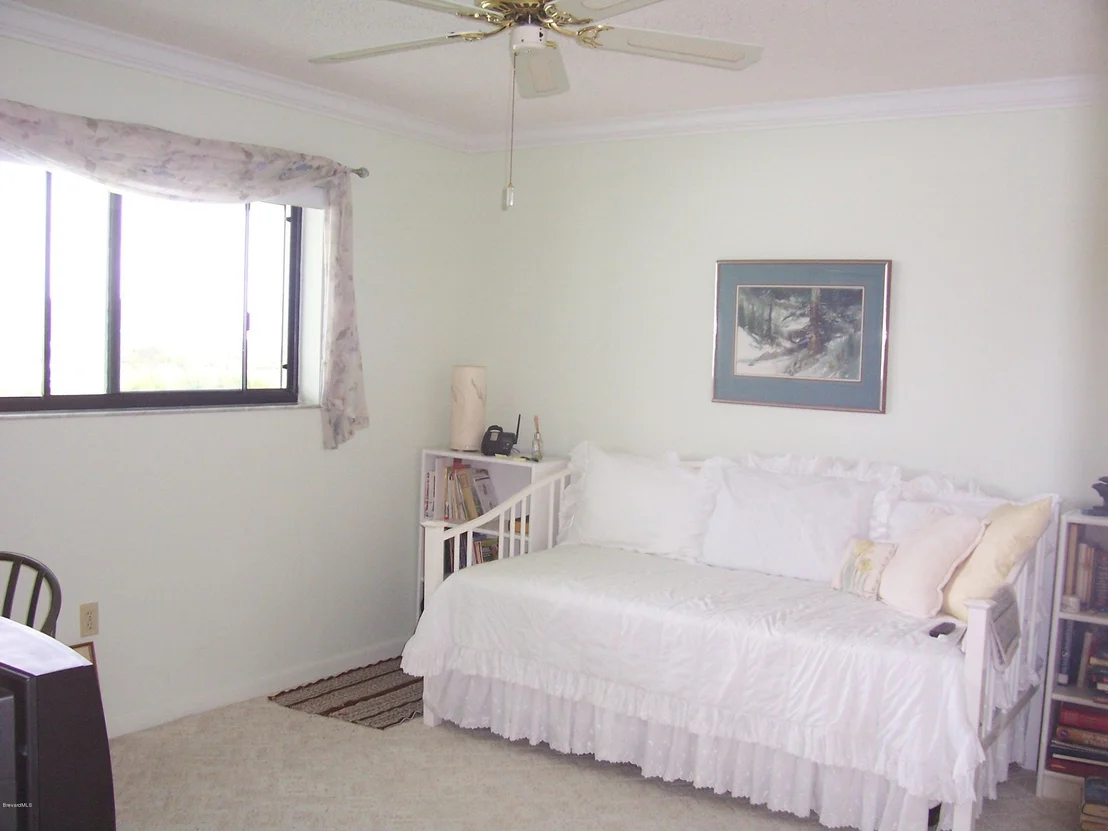 Photo of Unit 1403 at 1700 Commodore Boulevard