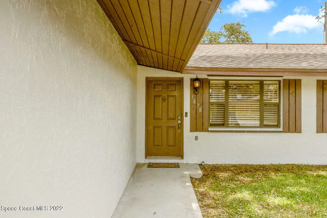 Photo of 1878 Ontario Circle N