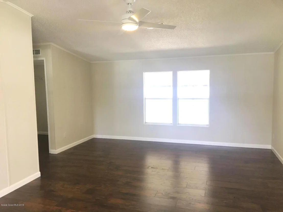 Photo of 3425 Turnbull Road