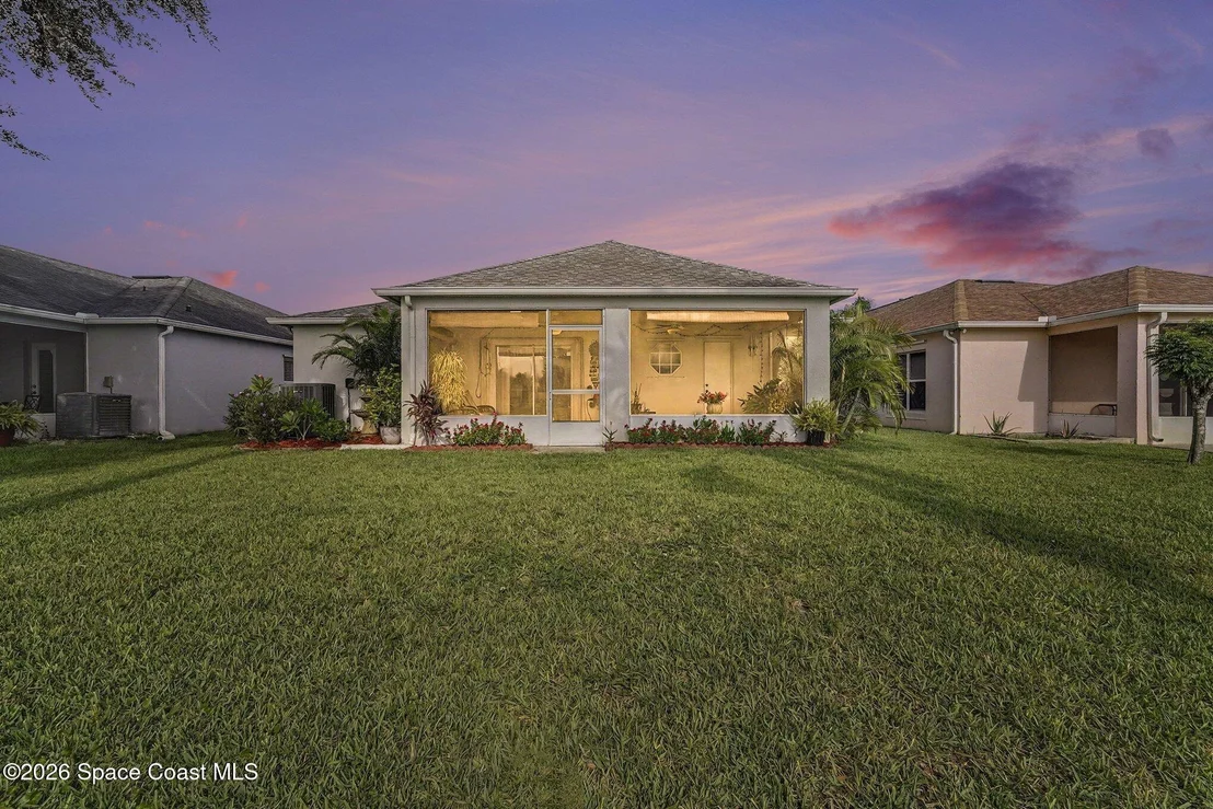 Photo of 1216 White Oak Circle