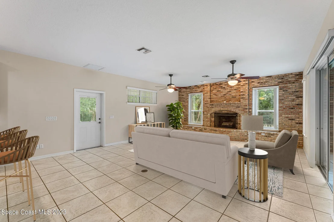 Photo of 927 Iron Bend Trail