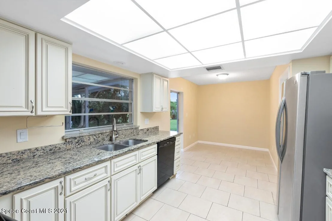 Photo of 781 Pebble Beach Avenue NE