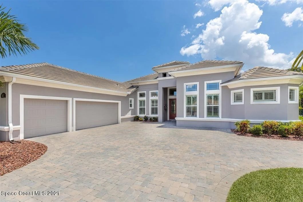 Photo of 823 Lorenza Place