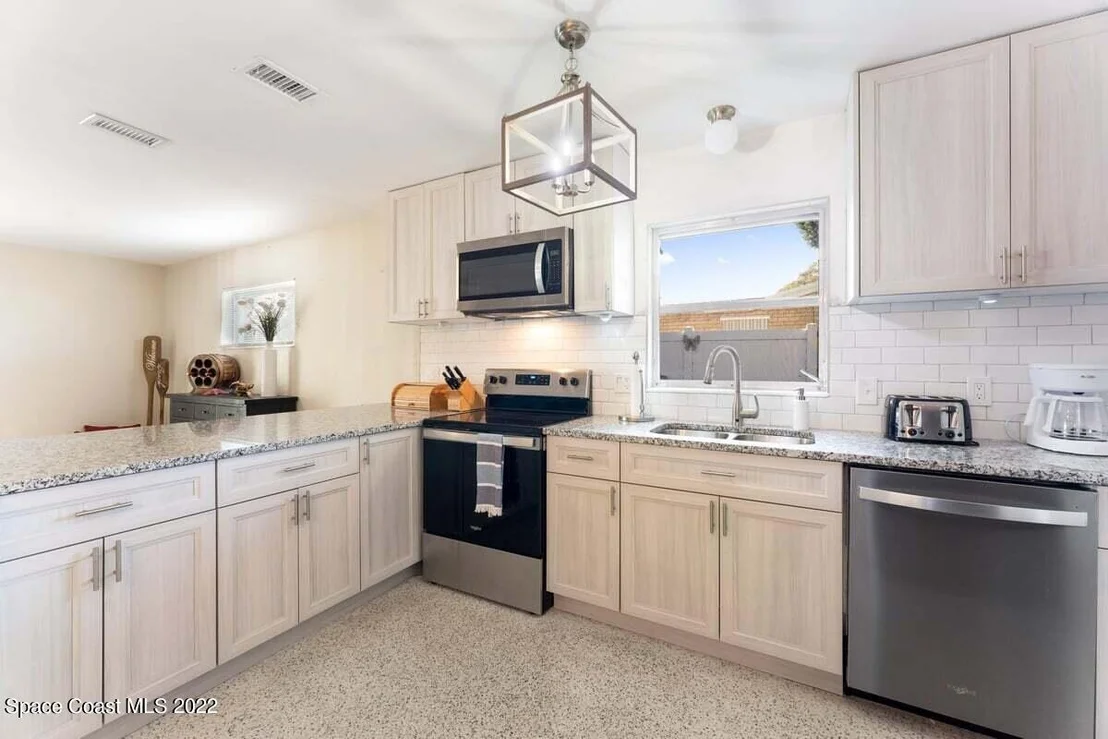 Photo of 2277 Lakeview Drive