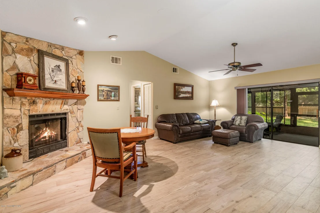 Photo of 1204 Foxfire Court