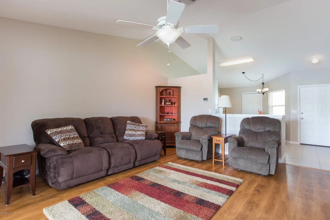 Photo of 499 Benton Drive