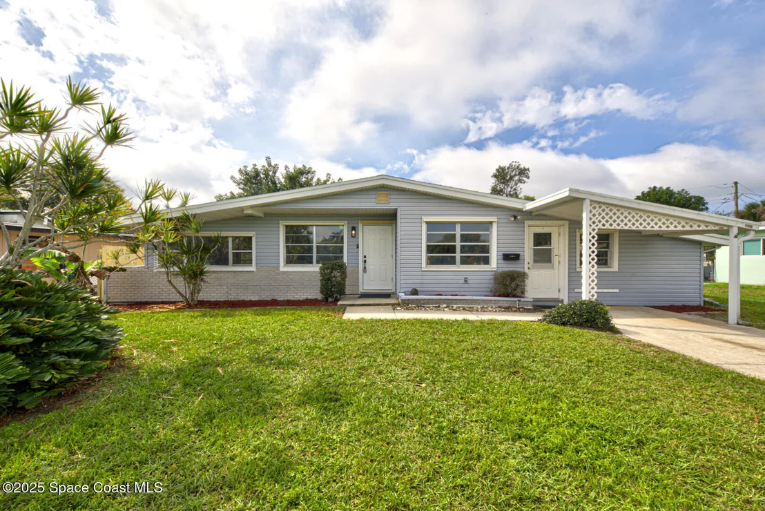 Photo of 2433 Allan Adale Road