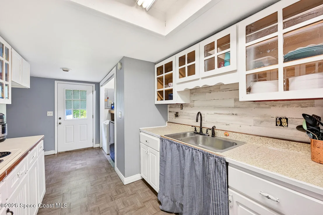 Photo of 4585 Vancouver Avenue