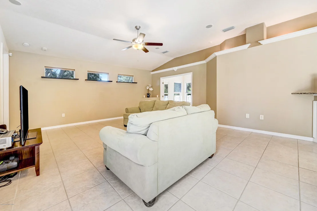 Photo of 601 Gina Lane