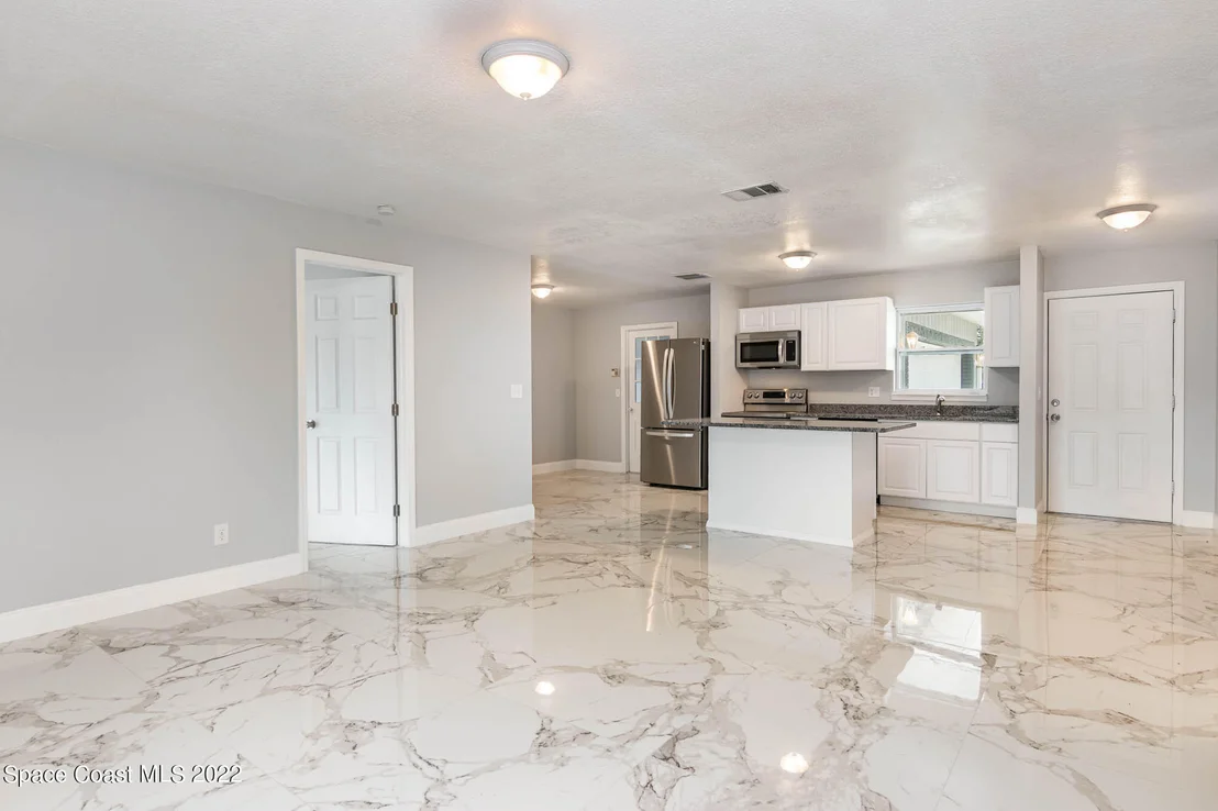 Photo of 1541 Spruce Road