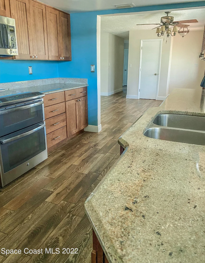 Photo of 469 Penguin Drive
