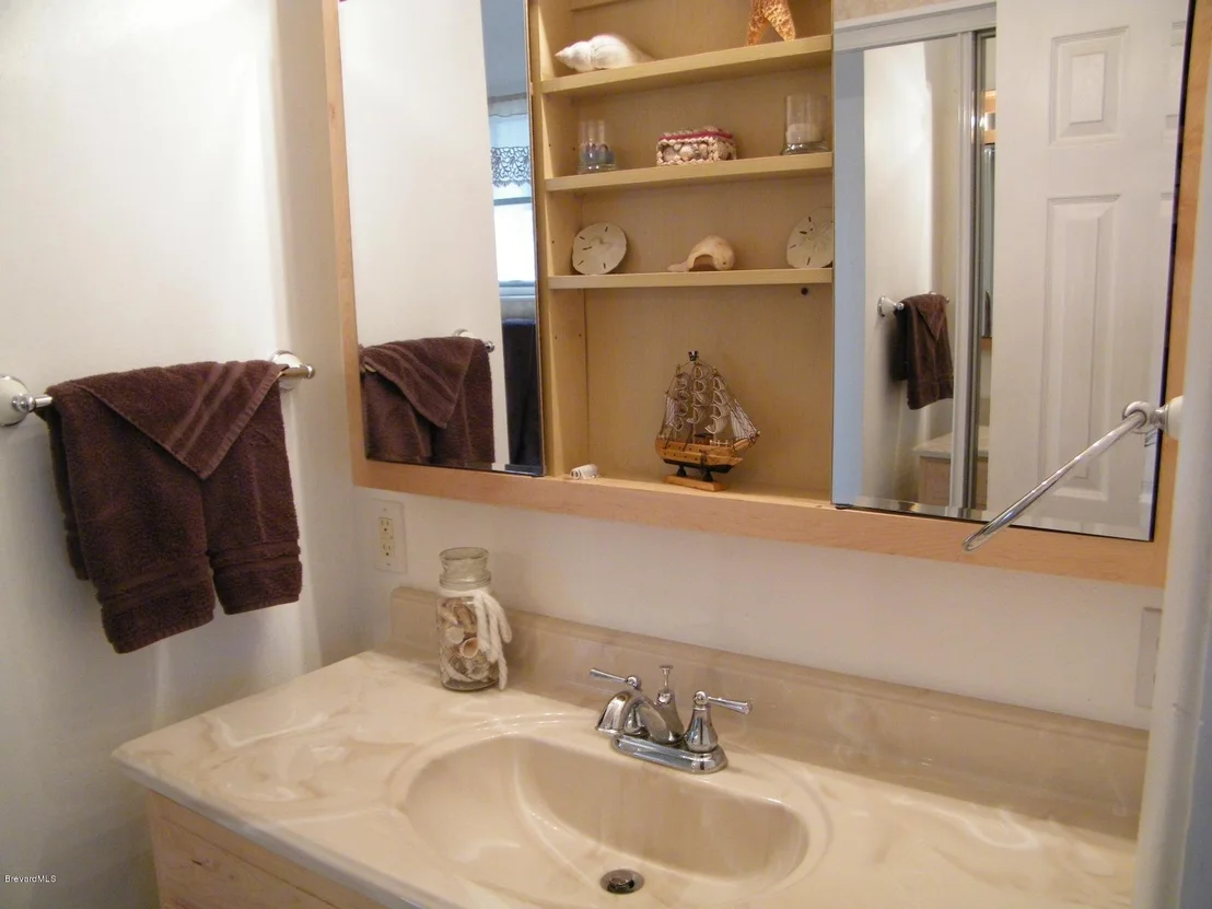 Photo of 1665 Leach Circle