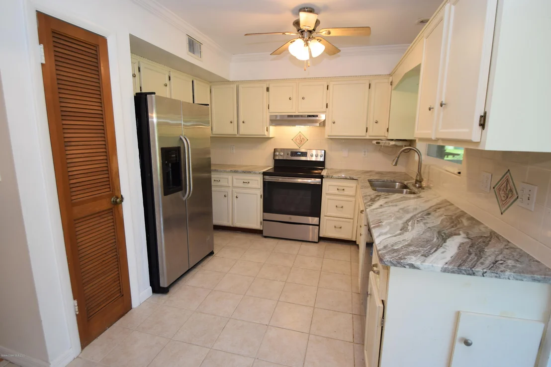 Photo of 820 Hampton Drive NE