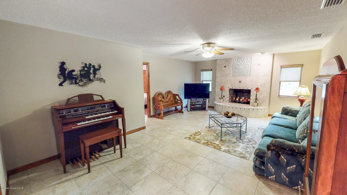 Photo of 2040 Benjamin Road