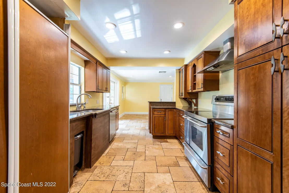 Photo of 935 Whitmire Drive
